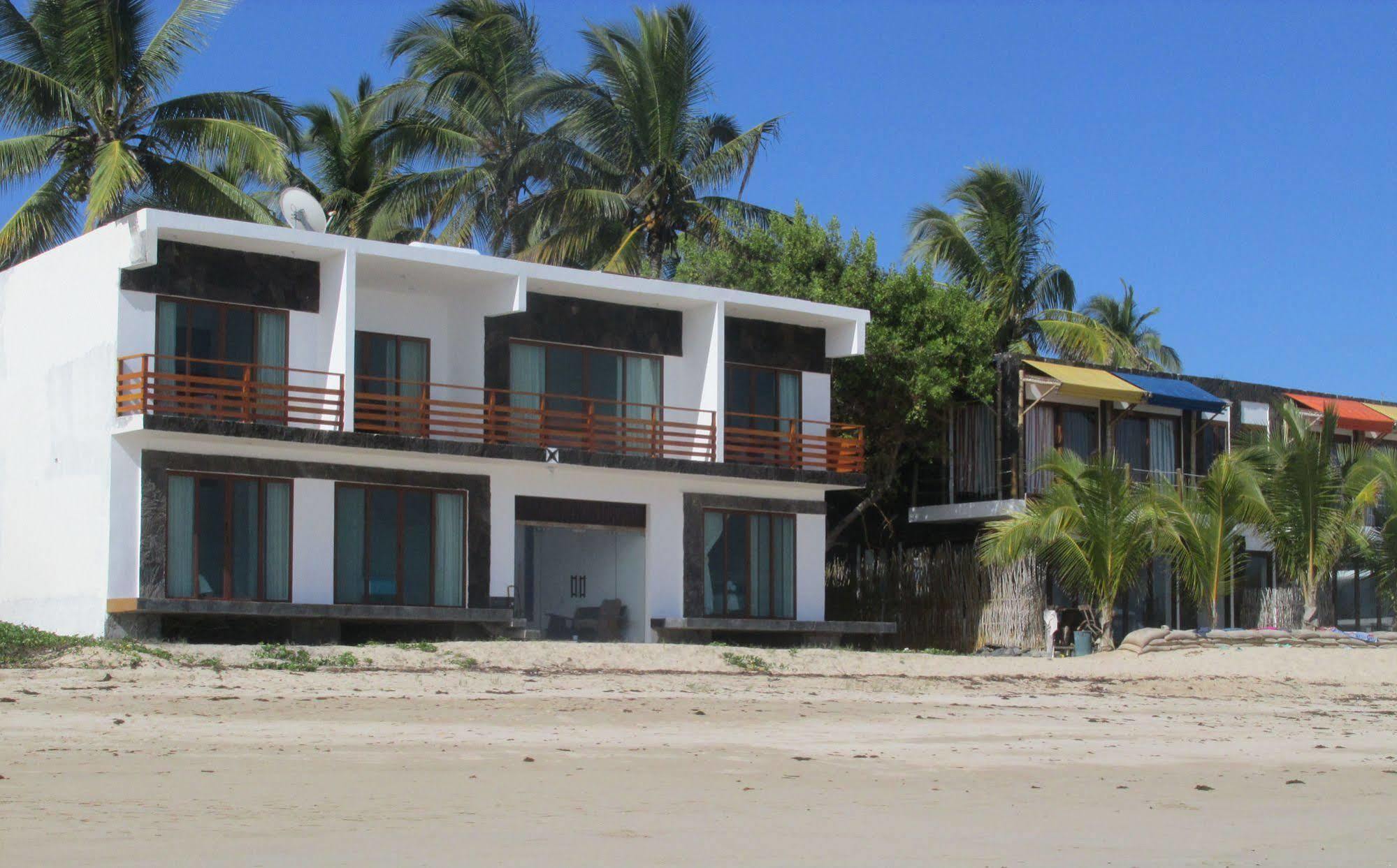 Bed and Breakfast Cormorant Beach House à Puerto Villamil Extérieur photo